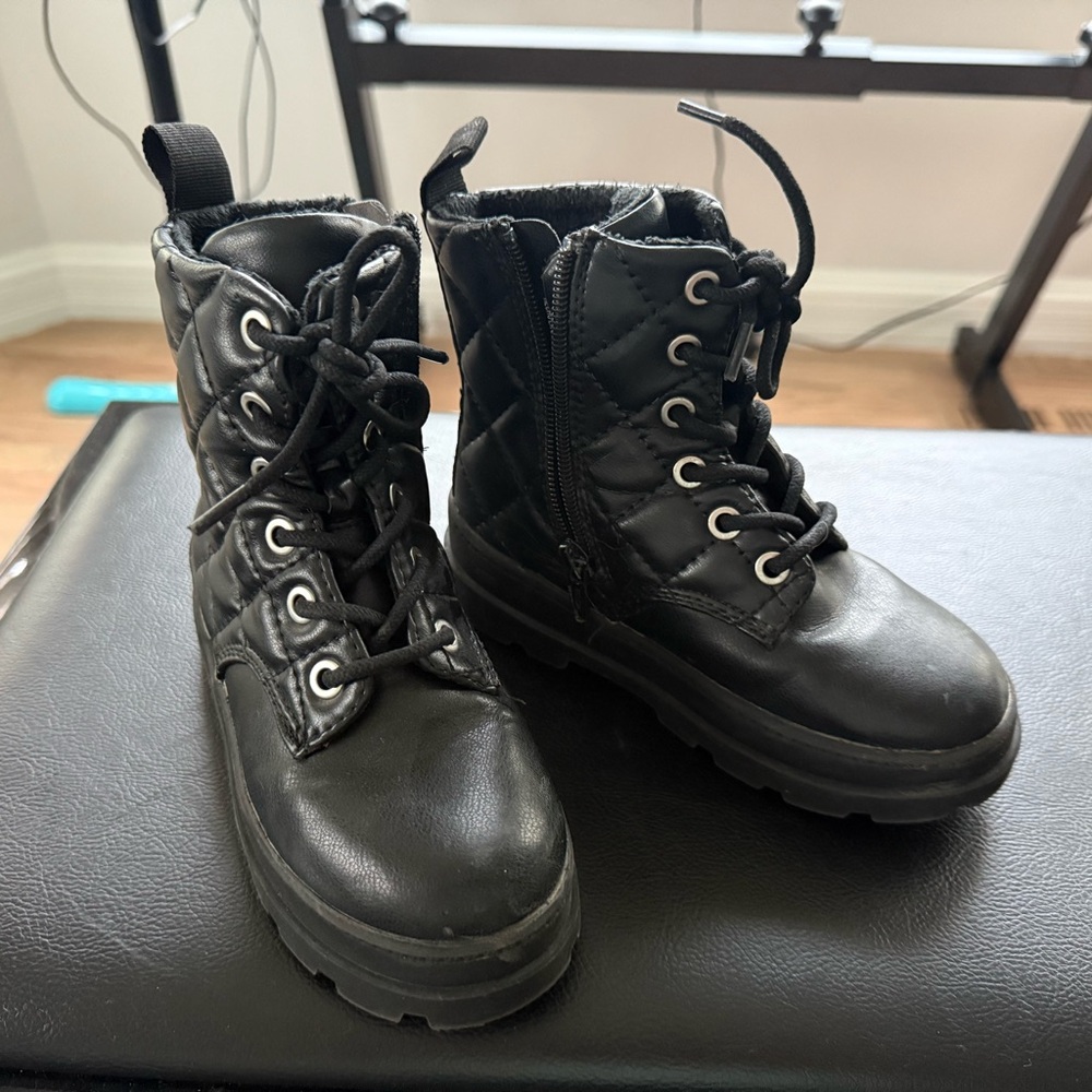 Girls size 11 Quilted Lace-Up Boots